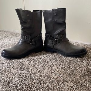 Zodiac  Womens 10M zip boot